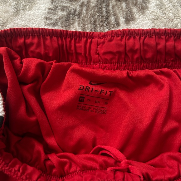 Nike Dri-FIT Red Sports Shorts - Picture 3 of 3